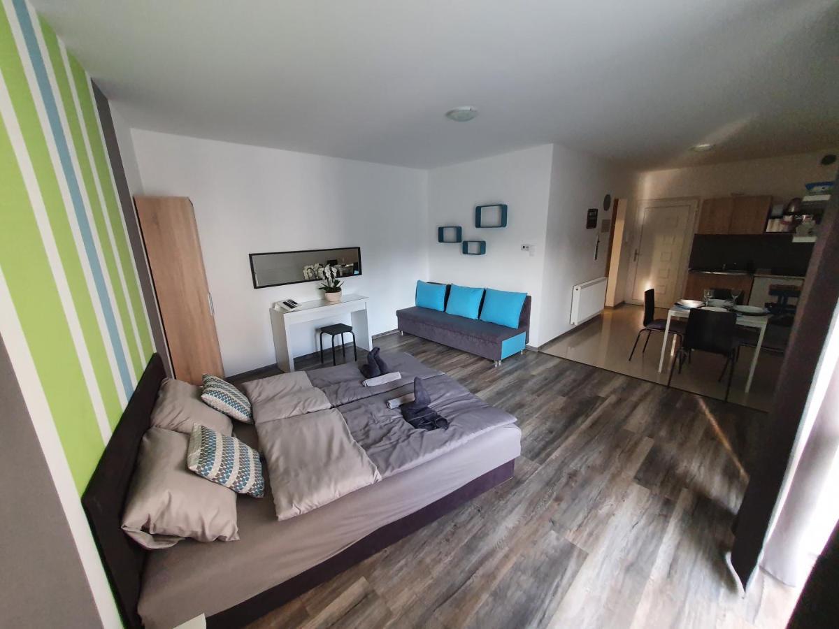 Lexi Apartman Apartment Hajduszoboszlo Bagian luar foto