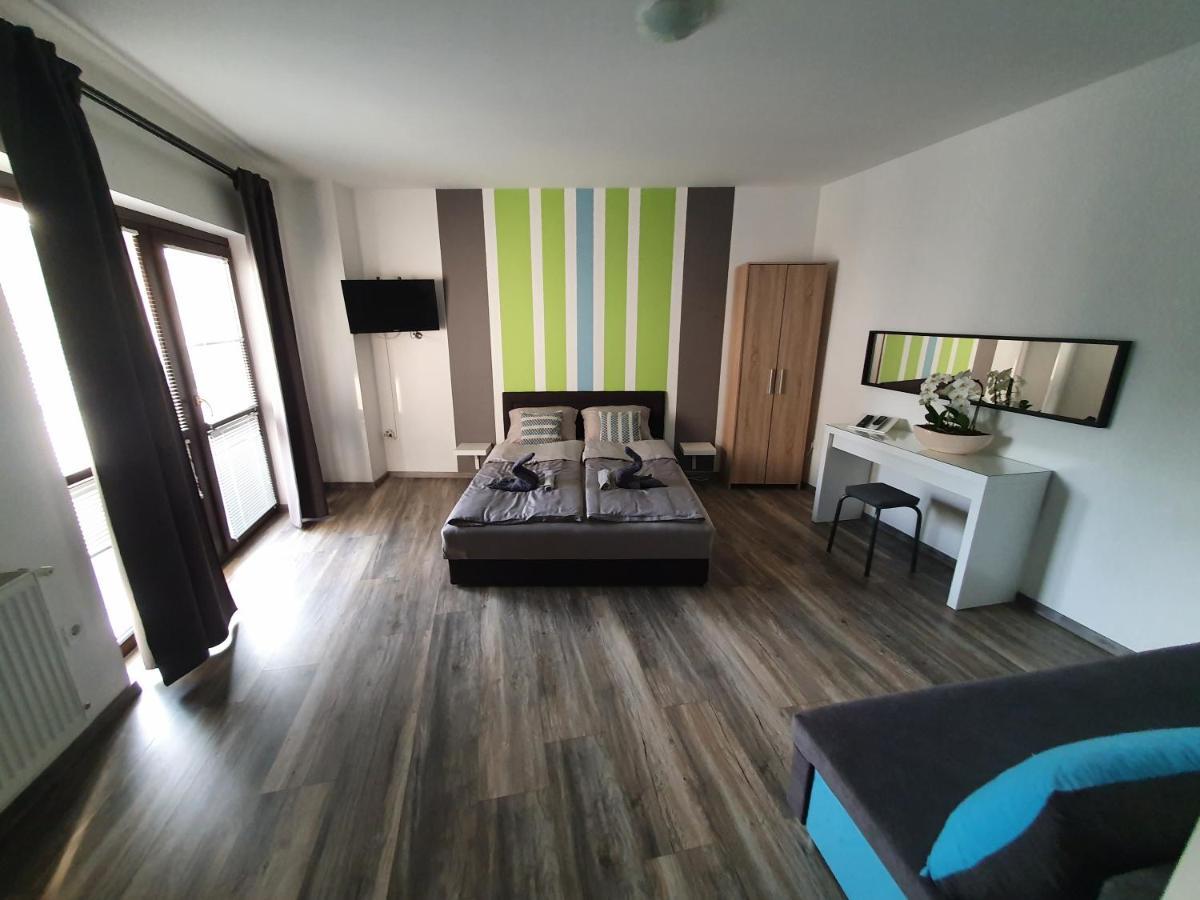 Lexi Apartman Apartment Hajduszoboszlo Bagian luar foto