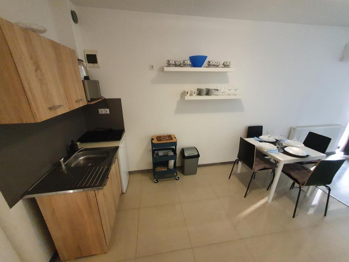 Lexi Apartman Apartment Hajduszoboszlo Bagian luar foto