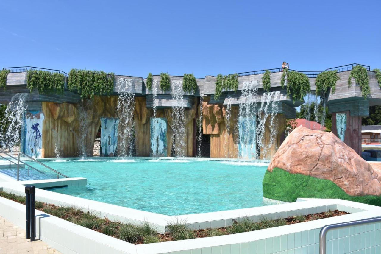 Lexi Apartman Apartment Hajduszoboszlo Bagian luar foto